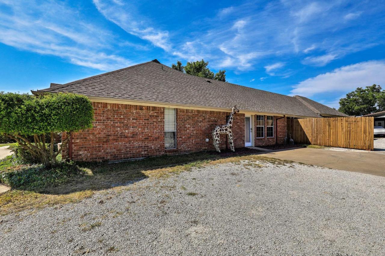 Granbury Studio - 10 Mins From Town And The Lake! Apartment Exterior photo